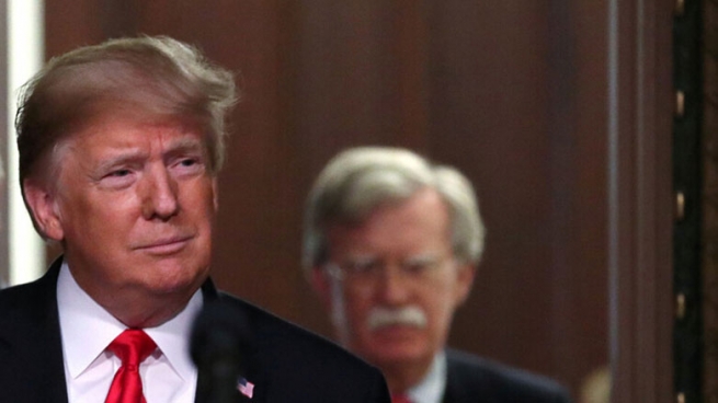 تره‌مپ هۆكاری له‌كاردوورخستنه‌وه‌ی بۆڵتون ئاشكرا ده‌كات